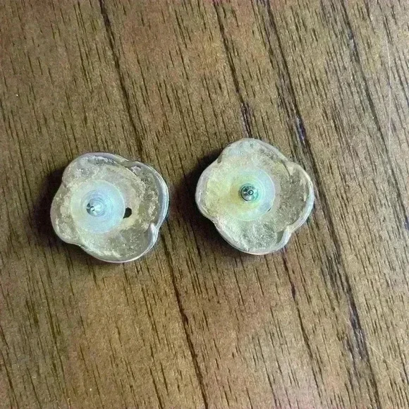 Vintage 80’s enamel earring studs with backs. - Picture 2 of 2